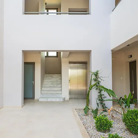 Apartment Arangia Garden Maisonette Kako Pinari
