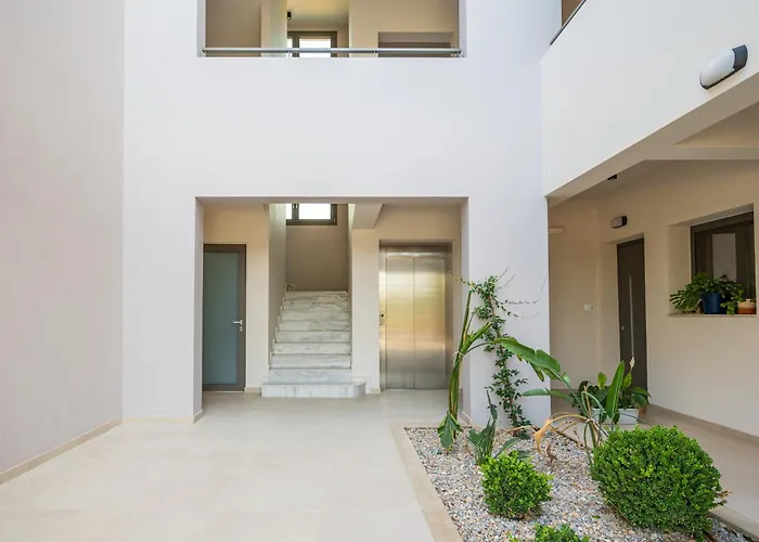 Apartment Arangia Garden Maisonette Kako Pinari