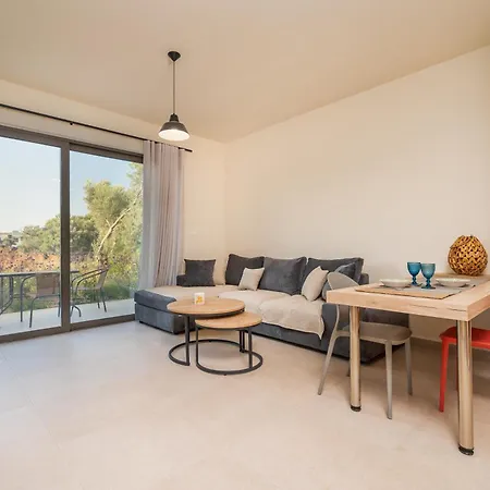 Arangia Garden Maisonette Kako Pinari