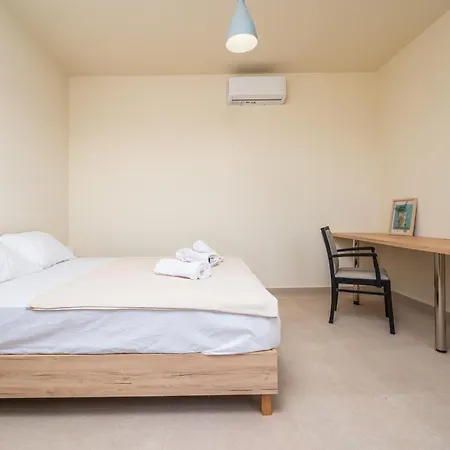 Arangia Garden Maisonette Apartment Kako Pinari