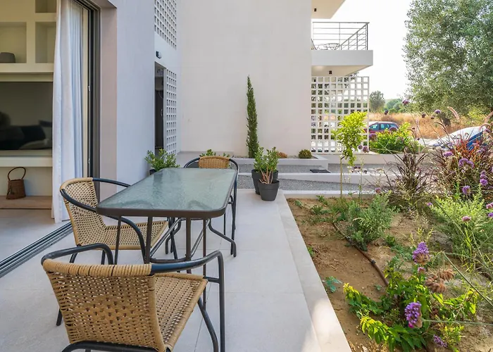 Arangia Garden Maisonette Apartamento