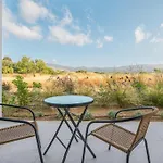 Arangia Garden Maisonette *