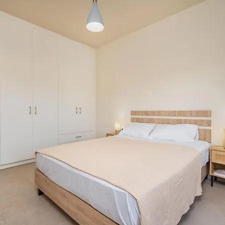 Apartamento Arangia Garden Maisonette