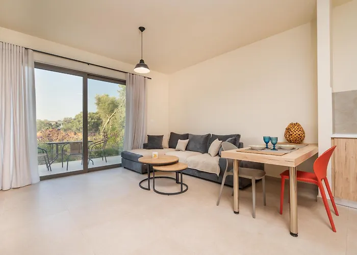 Arangia Garden Maisonette Kako Pinari