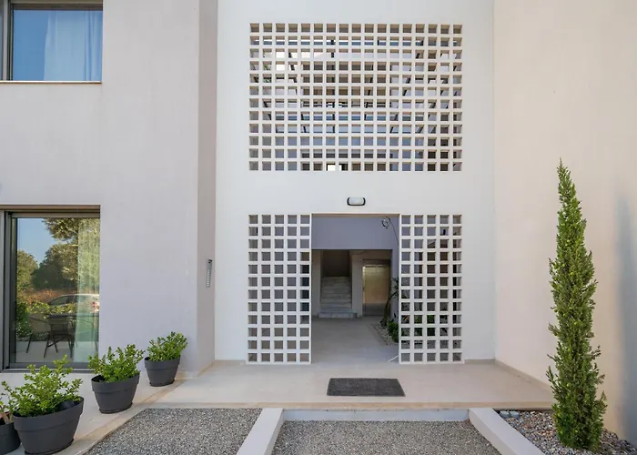 Appartamento Arangia Garden Maisonette