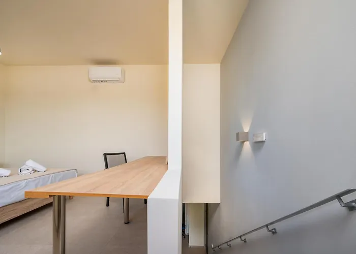 Appartamento Arangia Garden Maisonette